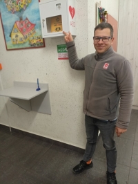 ŚDS w Nysie wyposażony w AED ratujący życie!