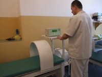 Gabinety rehabilitacyjne Caritas Diecezji Opolskiej wyposażone w nowy sprzęt rehabilitacyjny.