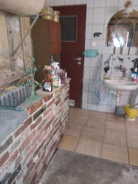 Koordynatorzy pomocy powodzianom odwiedzają poszkodowanych._9