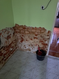 Pomoc dla powodzian w postaci kart.