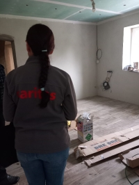 Rok po powodzi. Caritas nadal pomaga. _10