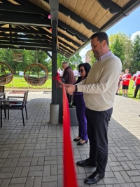 „SensoSfera” – ogrodowy kącik sensoryczny ŚDS w Nysie już otwarty!