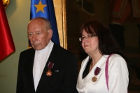 Złoty i brązowy Krzyż Zasługi dla pracowników Caritas Diecezji Opolskiej